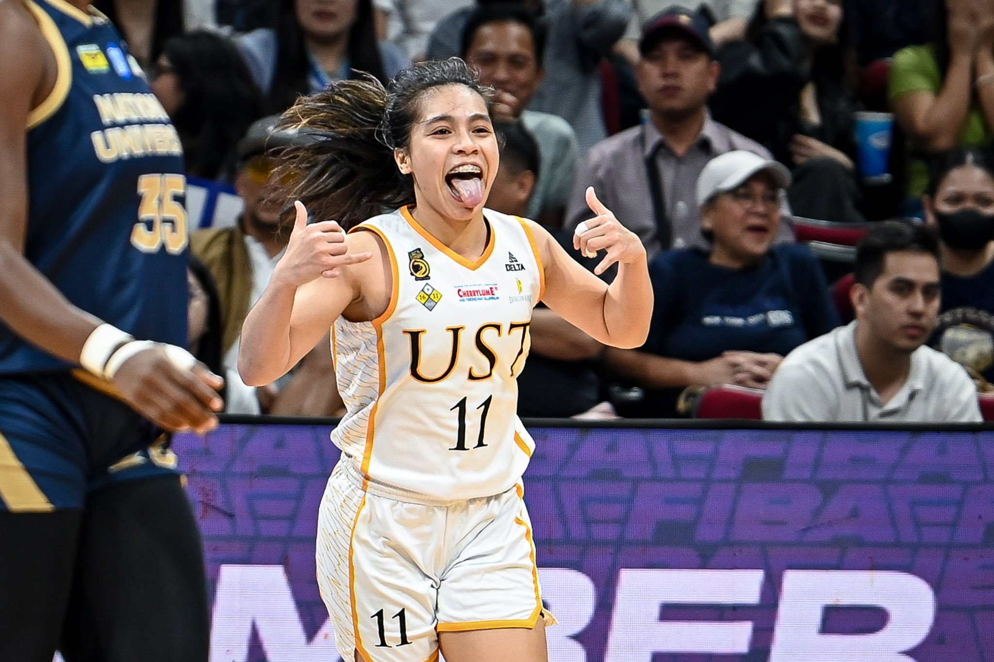 BIG CATS BARE FANGS: Tigresses, Tiger Cubs boost title hopes