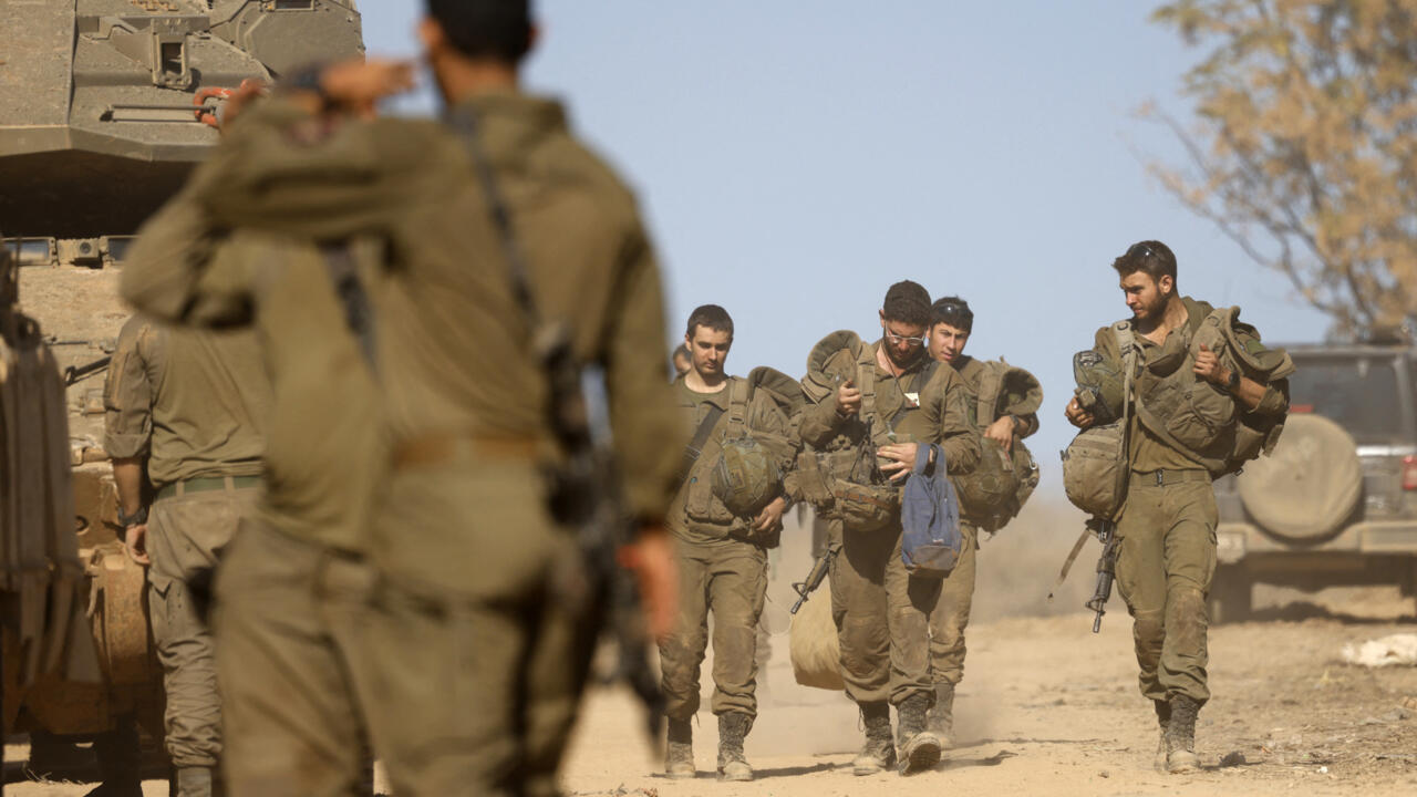 Israeli forces leave Lebanon under truce deal