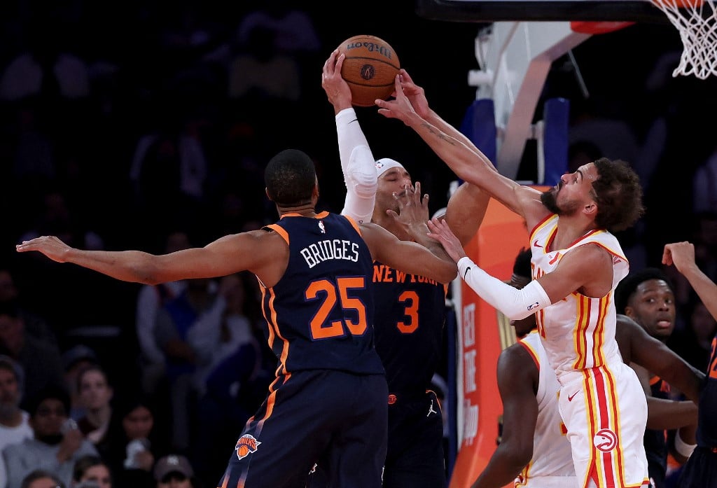 Knicks clobber Cavs for 2-0 lead