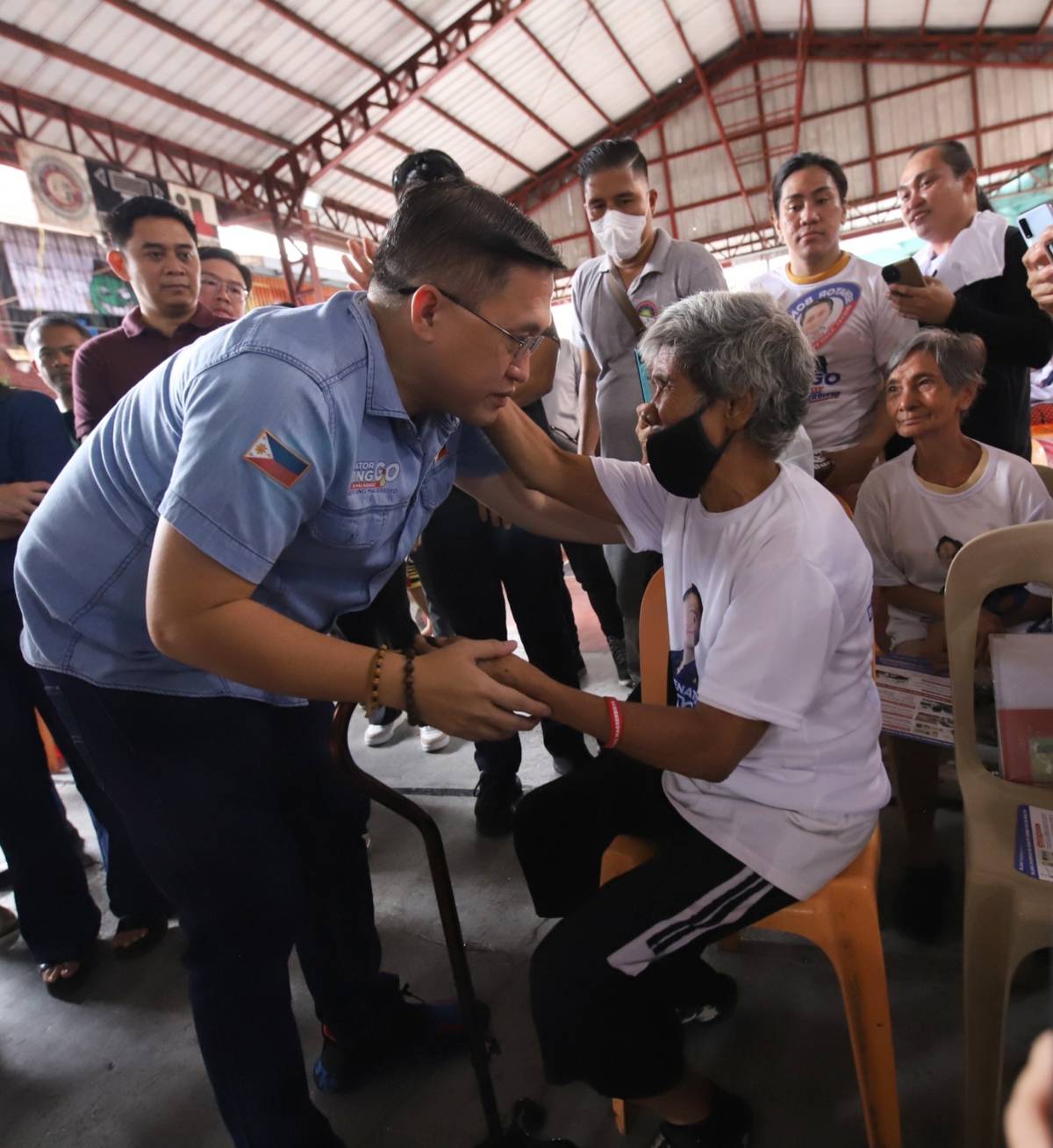 The senator personally visited the fire victims in Barangay Tanyag, Taguig City to extend his support to help them rebuild and recover.
