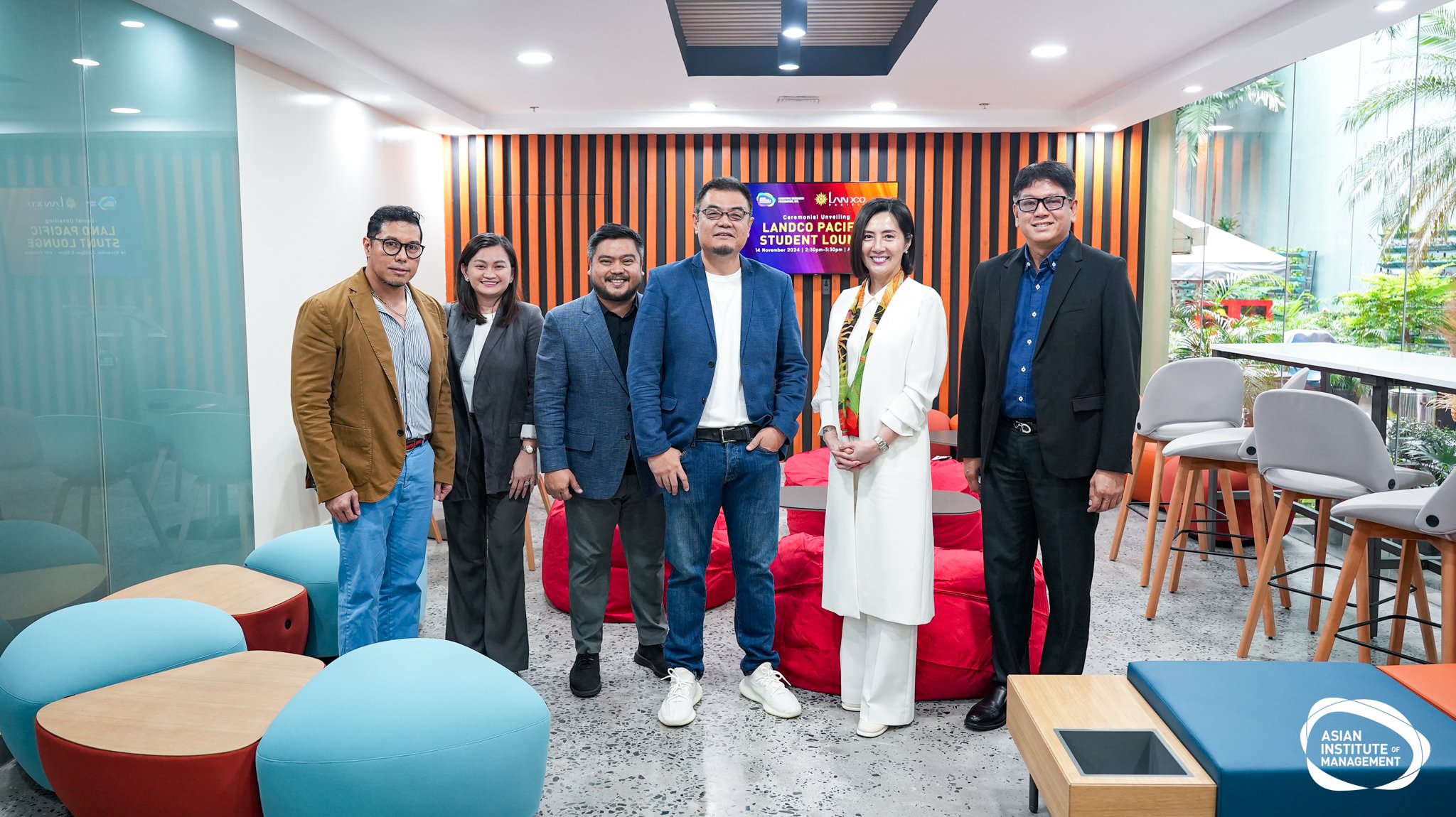 AIM celebrates alumni giving back with renovated student lounge