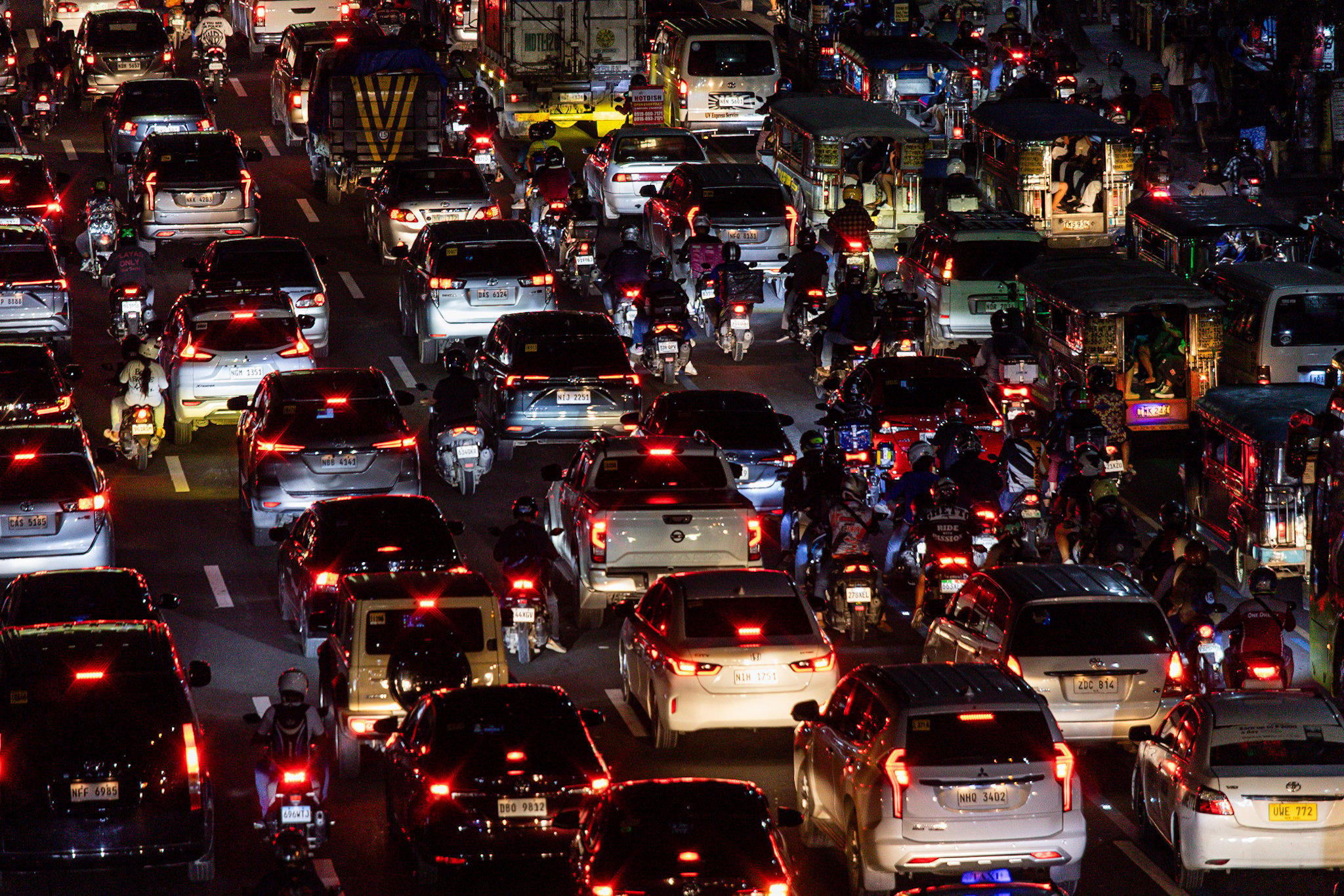 CHRISTMAS NIGHTMARE: Metro Manila traffic spoiling ‘most wonderful time of the year’