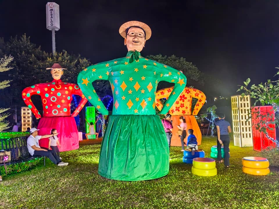 PASKONG PINOY. The Liwanag Park showcases Filipino tradition and culture through its colorful display of festivals and celebrations. One of the main features is the Higantes Festival with giant puppets made from recycled paper.