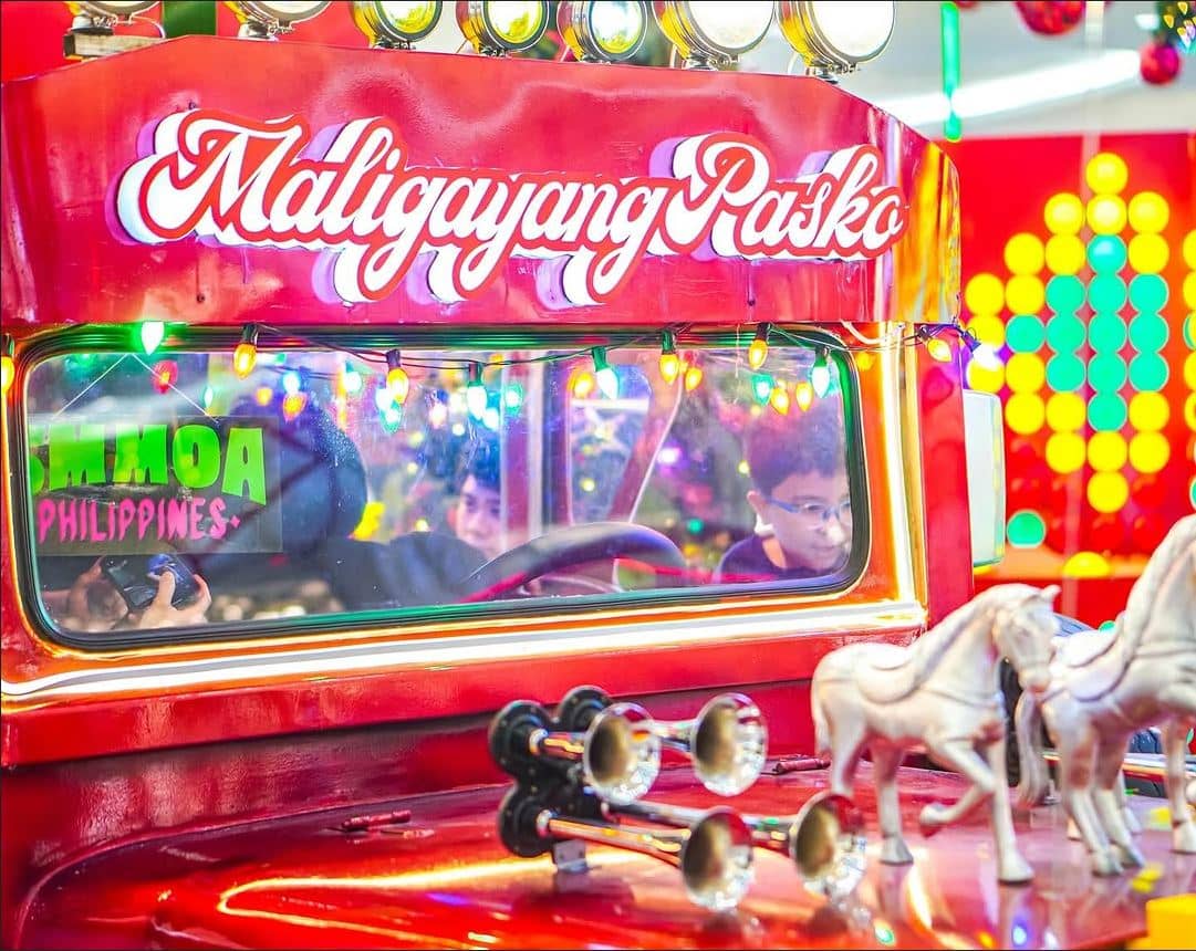 ‘MALIGAYANG Pasko’ jeep at SM Mall of Asia.
