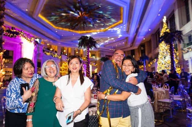 Catherine Aniceto, Rowena Lampano, Glecy Reyes and Albert and Renée Thoeny.