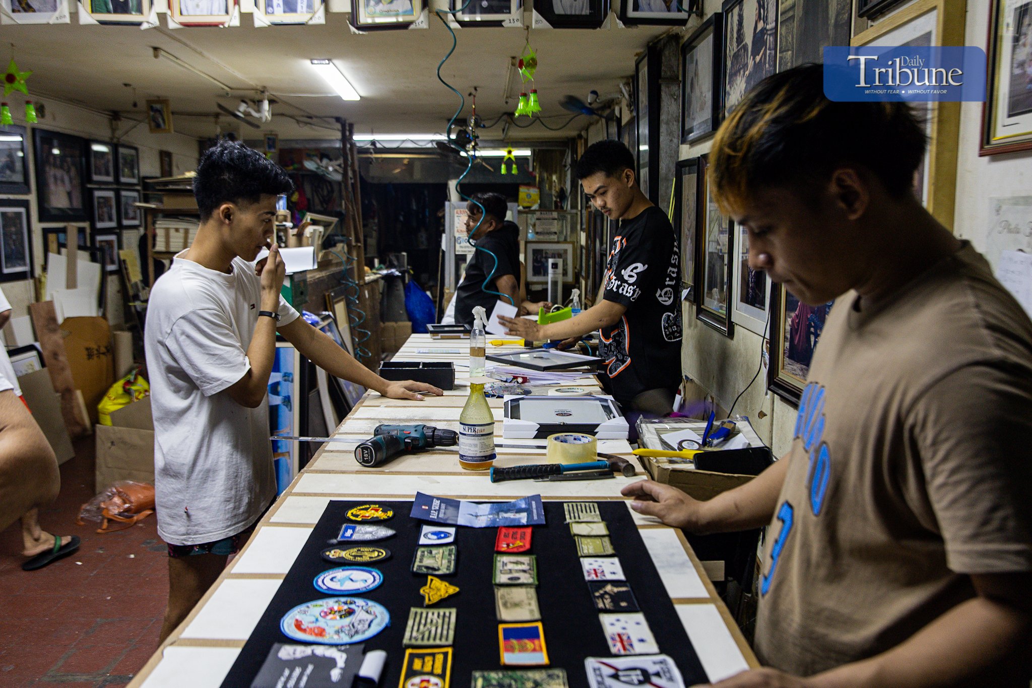 Shop frames pictures, memories ahead holiday rush
