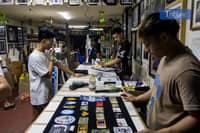 Shop frames pictures, memories ahead holiday rush