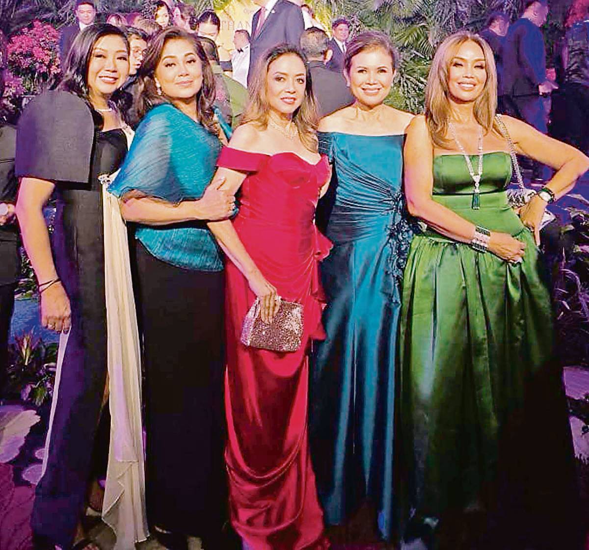Mariquita Yeung with guests from Manila, Cathy Saldaña Siegel, Margie Sy, Mayenne Carmona and Tess Schoffer.