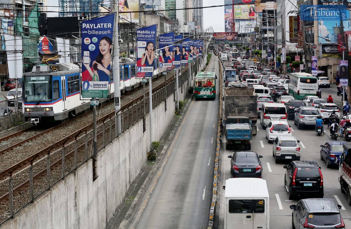 Heavy traffic builds up along EDSA Southbound in Kamuning, heading towards Cubao, Quezon City, on Tuesday, 17 December 2024 – just eight days before Christmas.