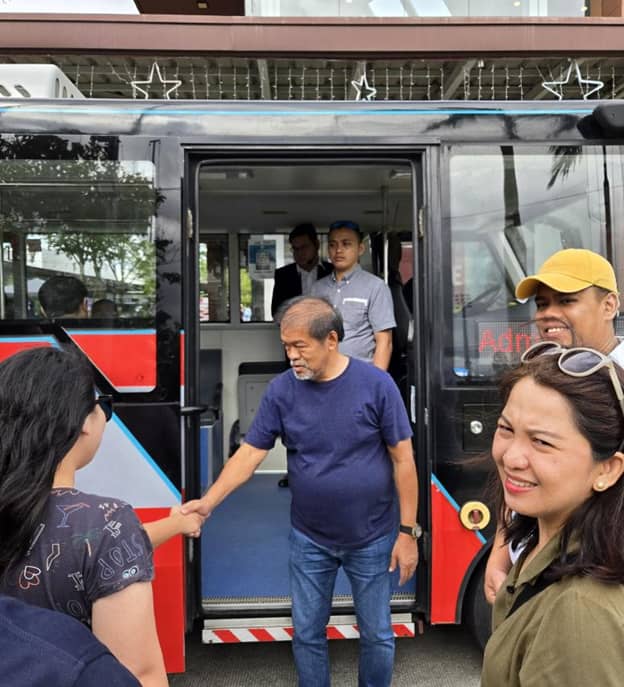 Governor Peter Unabia arrives at Aboitiz InfraCapital Economic Estates’ LIMA Estate in Lipa-Malvar, Batangas