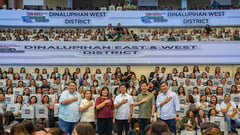 Bataan distributes laptops to public school teachers