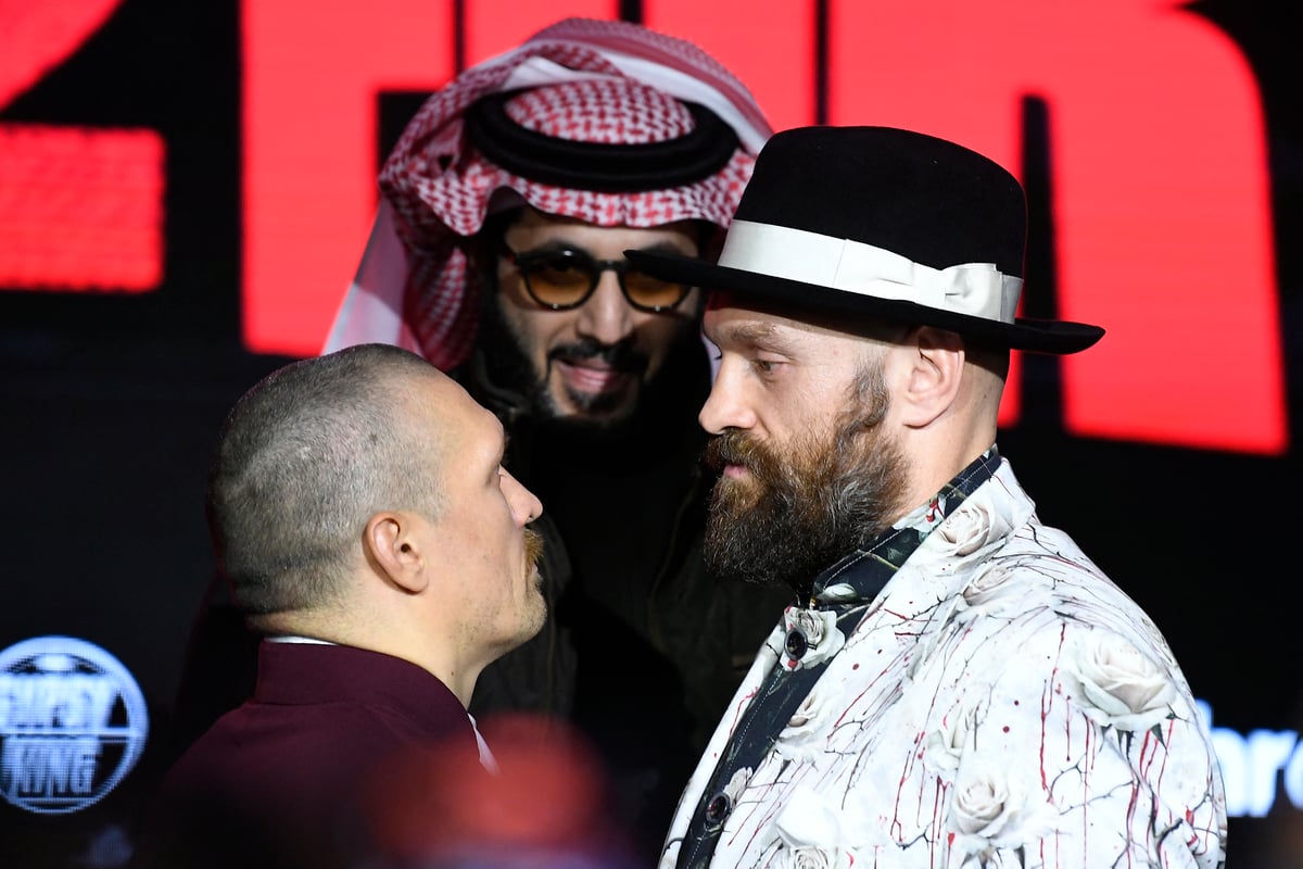Usyk, Fury figure in fierce staredown
