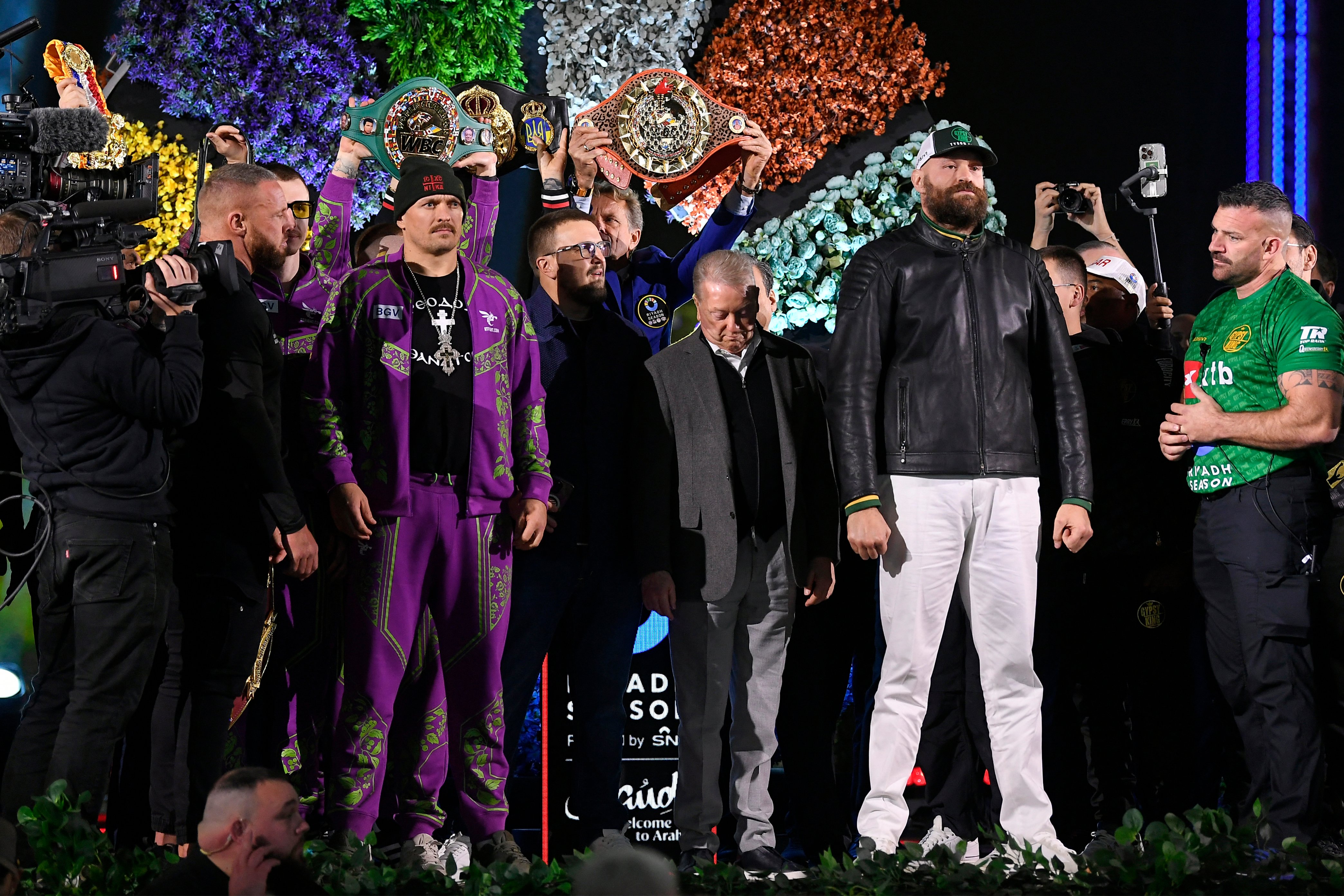 THE STAGE IS SET: Bulked-up Fury braces for all-out war vs Usyk
