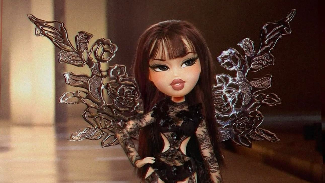 Bratz recreates Lisa's Victoria's Secret fashion show look