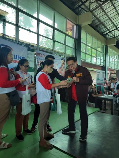 Serbisyong tapat at pulido mula kay Manong Chavit