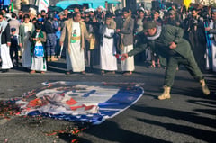Yemen rebels strike Israel's Tel Aviv in pre-dawn missile attack