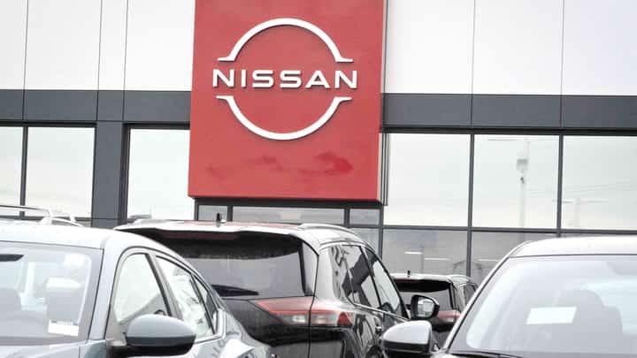 Vehicles are offered for sale at a Nissan and Honda dealership on 18 December 2024 in Libertyville, Illinois. Honda, Japan’s second-largest automaker, is in talks to merge with Nissan, Japan’s third-largest automaker.
