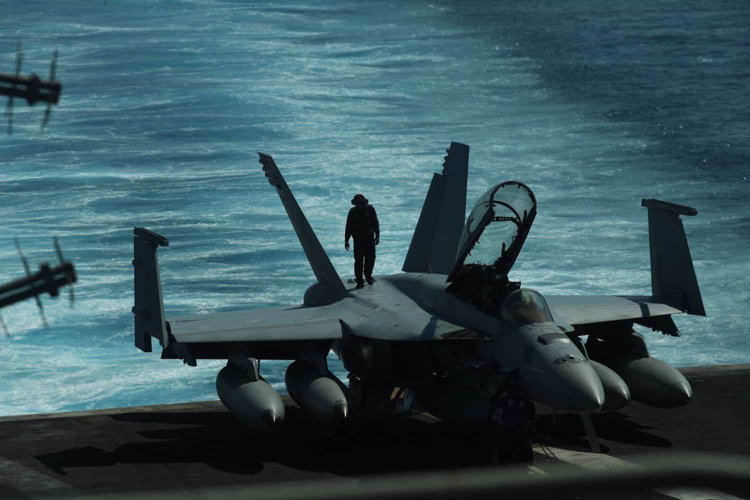 ‘Friendly fire’ downs 2 American pilots over Red Sea 