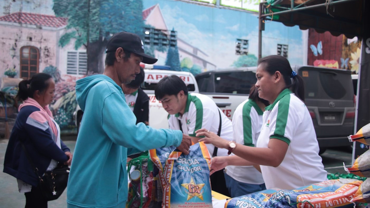 SHFC delivers Christmas relief to typhoon-stricken families in Cagayan and Bicol