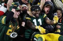 Packers clinch playoff spot with win over Saints