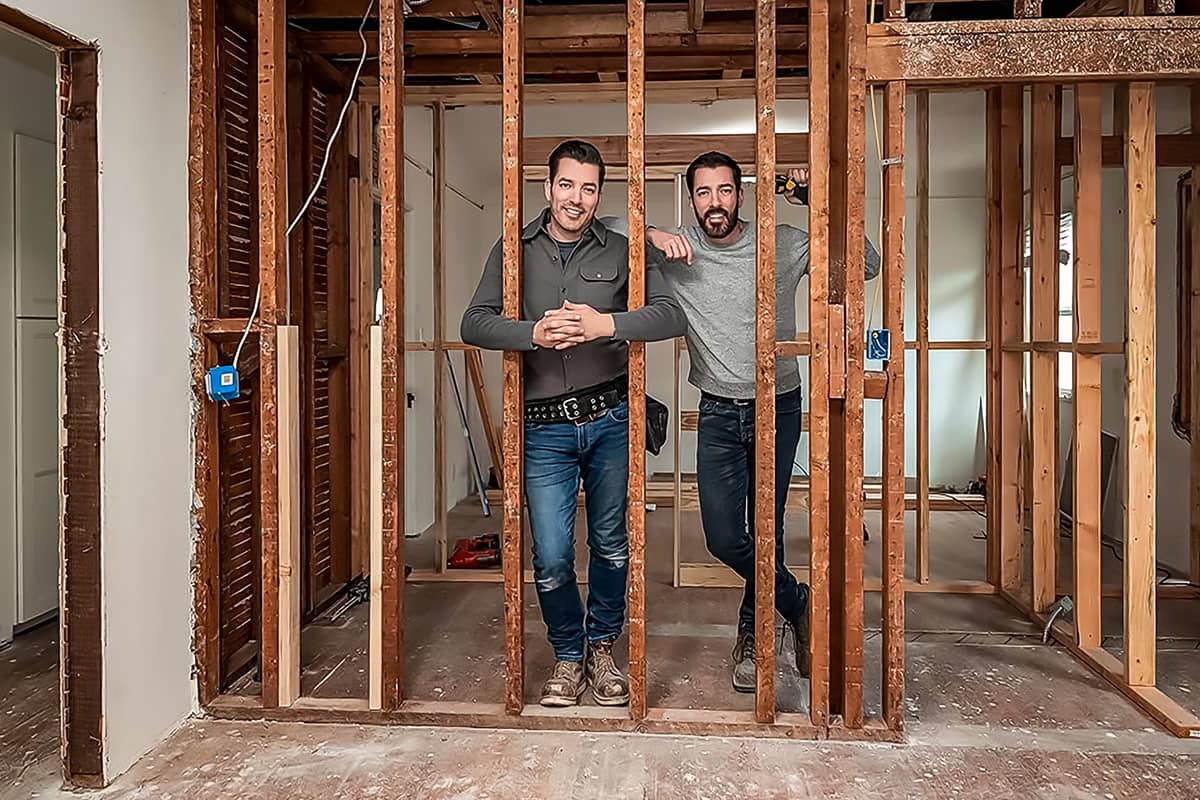 From Property Brothers and Selena + Restaurant to Drag Race Philippines and We Bare Bears, there’s more to binge for each member of the family on Max – powered by PLDT Home!
