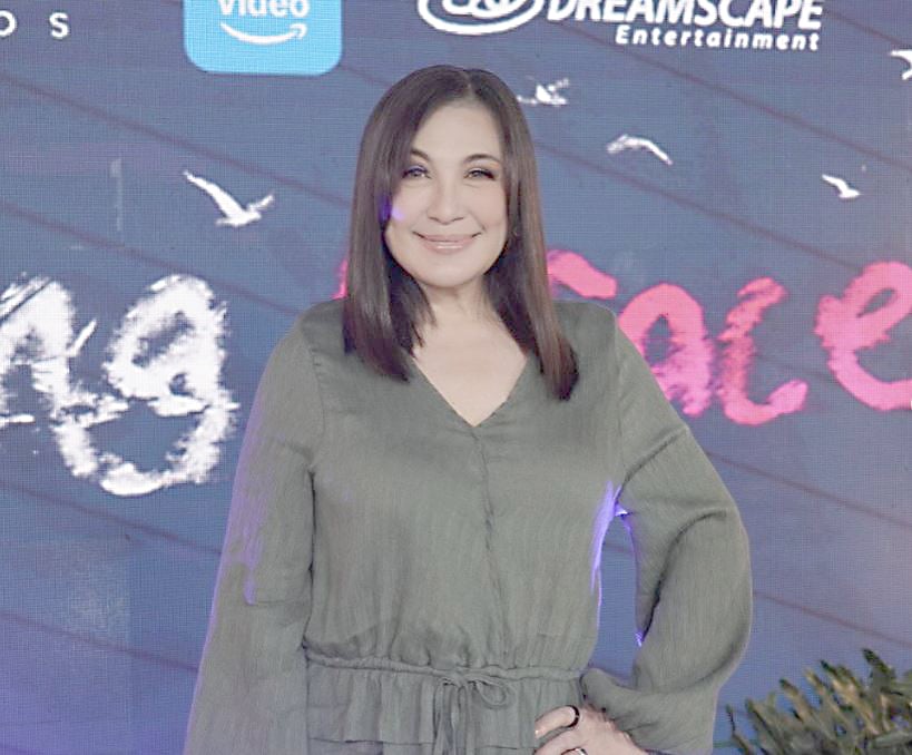 Celebs reveal holiday plans and wishes