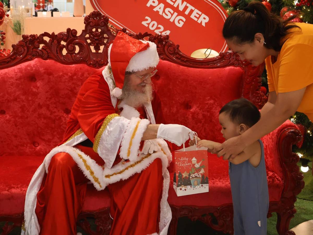 Spreading love this Christmas.