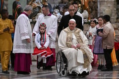 Pope kicks off Christmas under shadow of war