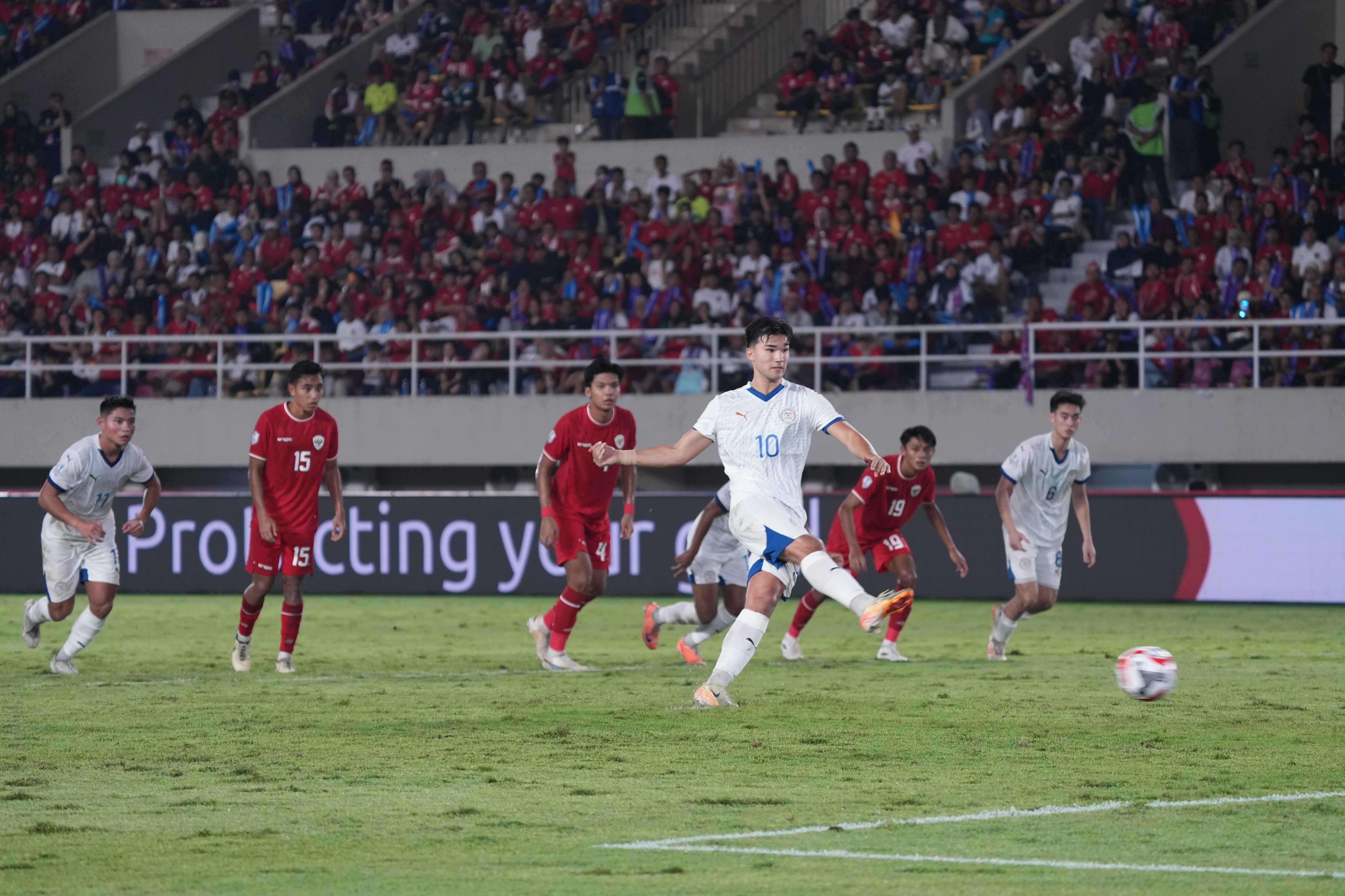 KEEPING THE FAITH: Depleted Philippines guns for semis victory vs Thailand