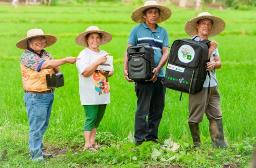 Through FarmTech, PLDT equips farmhands in far-flung areas with tech-driven training kit.