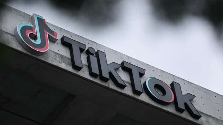 Trump asks Supreme Court to pause law threatening TikTok ban