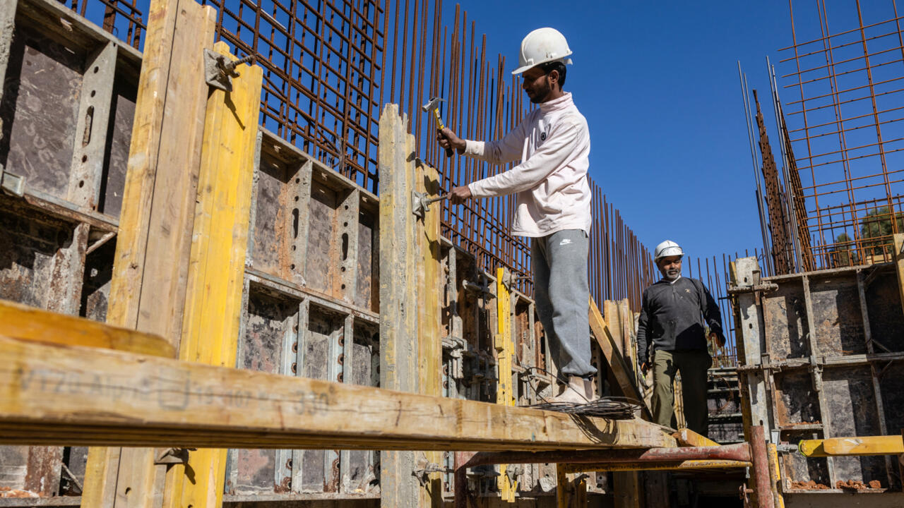 Indian workers replace Palestinians 
in Israel’s building sector