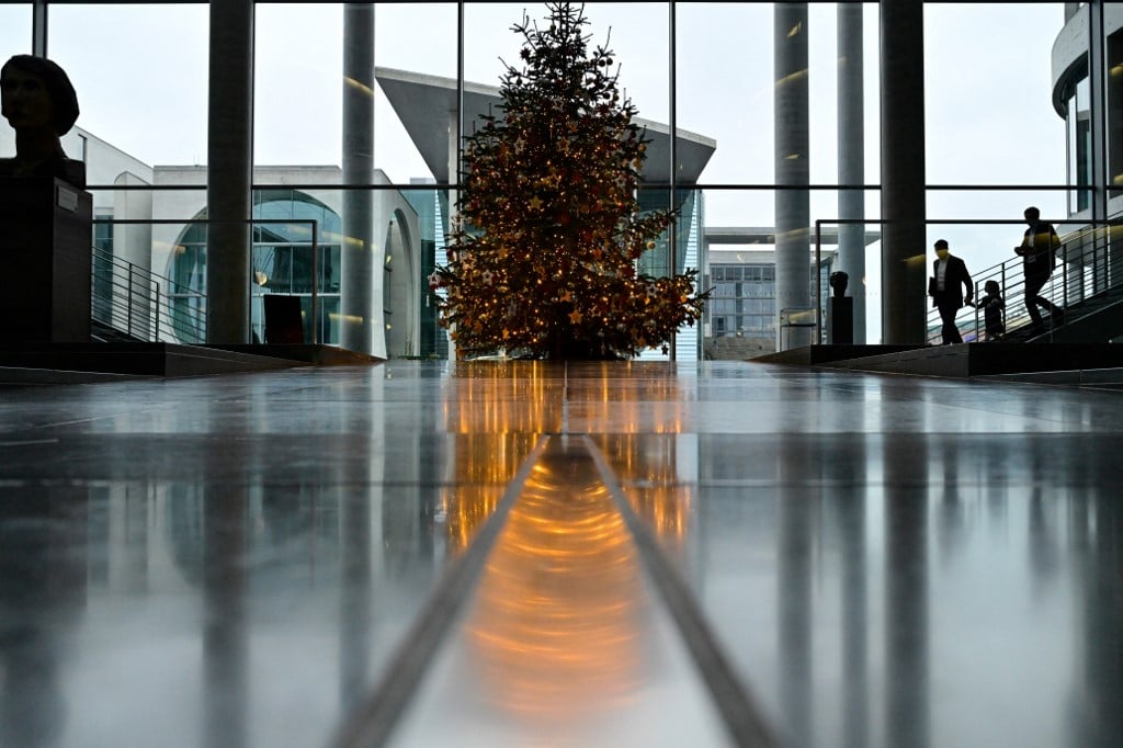 German security chiefs face questions over Christmas market attack

