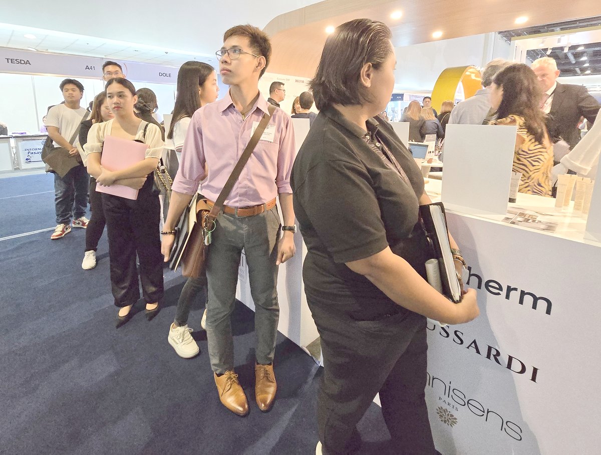 Job seekers gain access to diverse career opportunities in industries crucial to the country’s economic growth at the Department of Tourism (DOT) Trabaho, Turismo, Asenso: Philippine Tourism Job Fair at SMX Convention Center Manila.