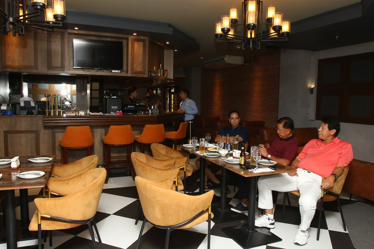 The President’s Bar gives members a chance to enjoy expertly-crafted cocktails, fine wines and great conversation.