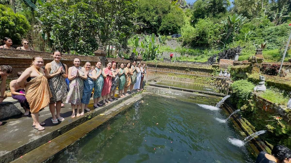 A chorus line. Before the cleansing and purifying ceremonial dip