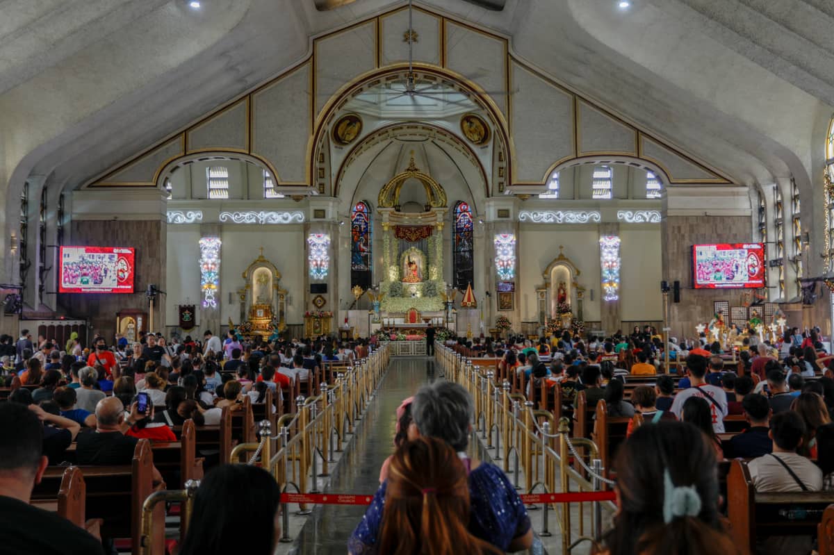 Devotees continue to pray inside Quiapo Church.