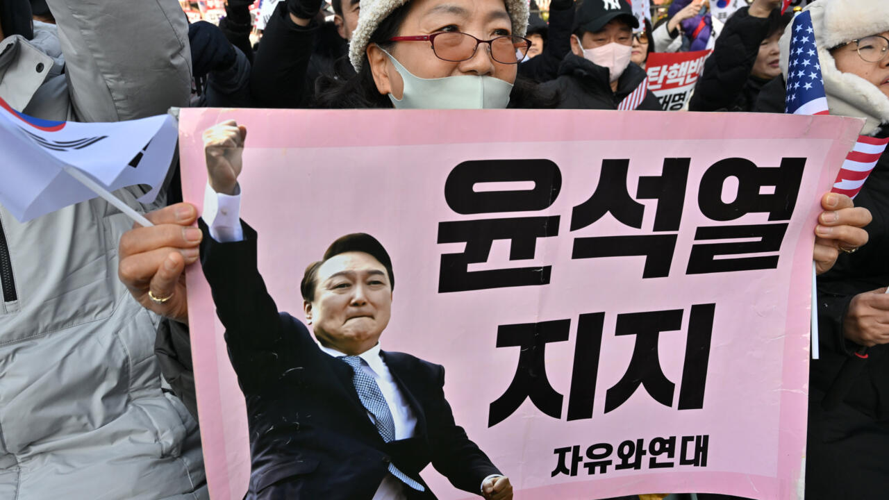 South Korea investigators ask police to arrest Yoon