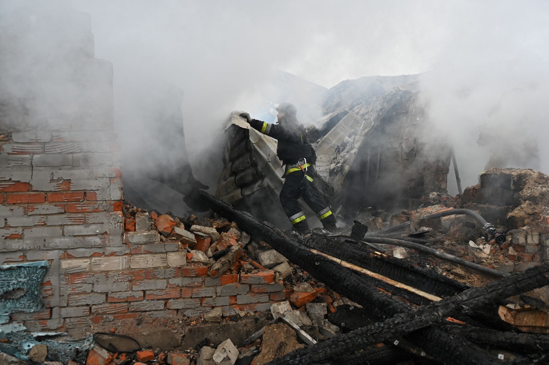 Russian drone attack kills one in Kyiv suburbs