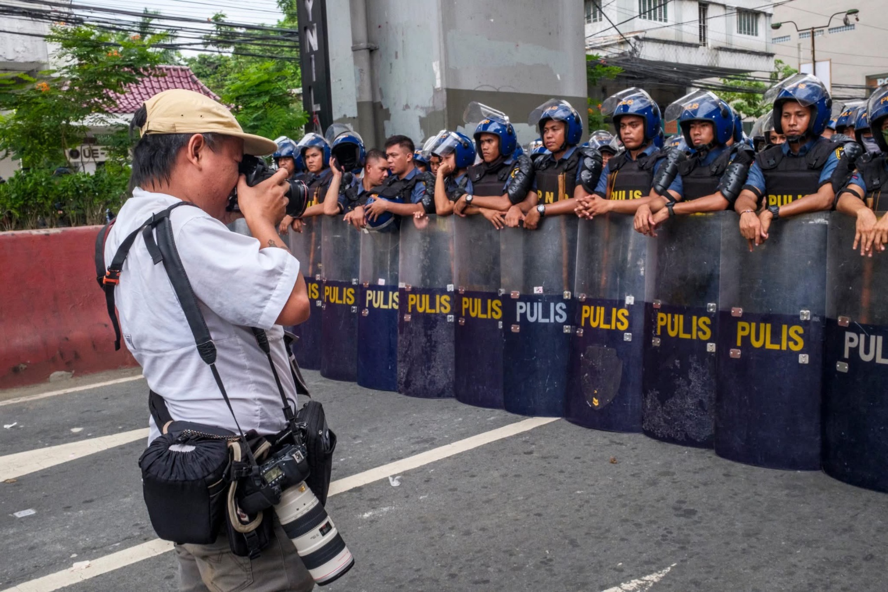 PHOTOGRAPH BY LUIS LIWANAG