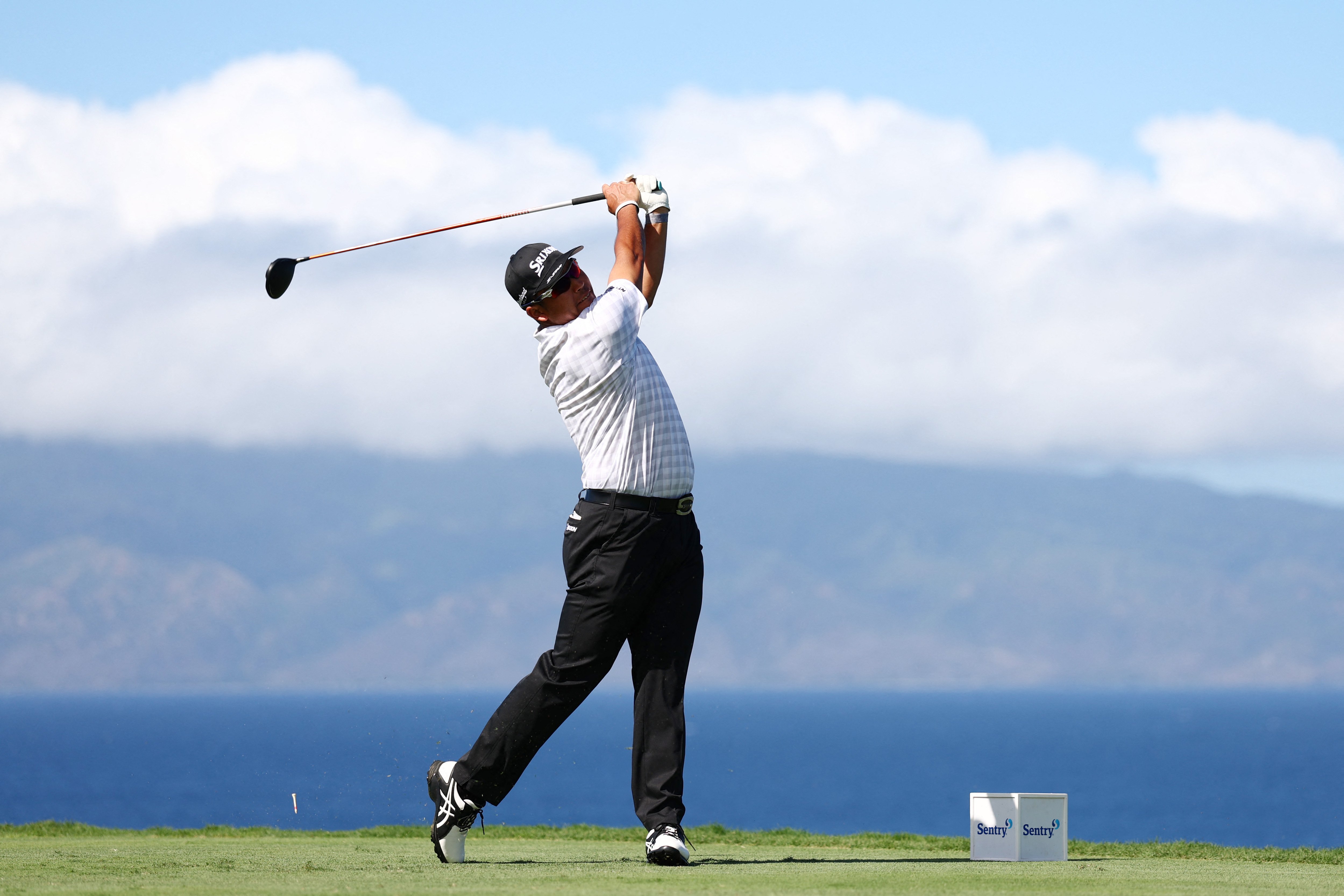 RED-HOT HIDEKI: Matsuyama makes most of placid conditions in Hawaii