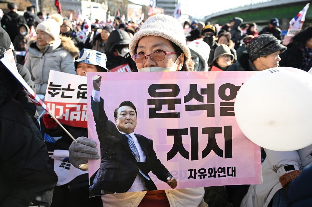 South Korea in political crisis after president resists arrest