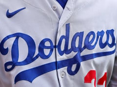 Dodgers hire South Korean infielder