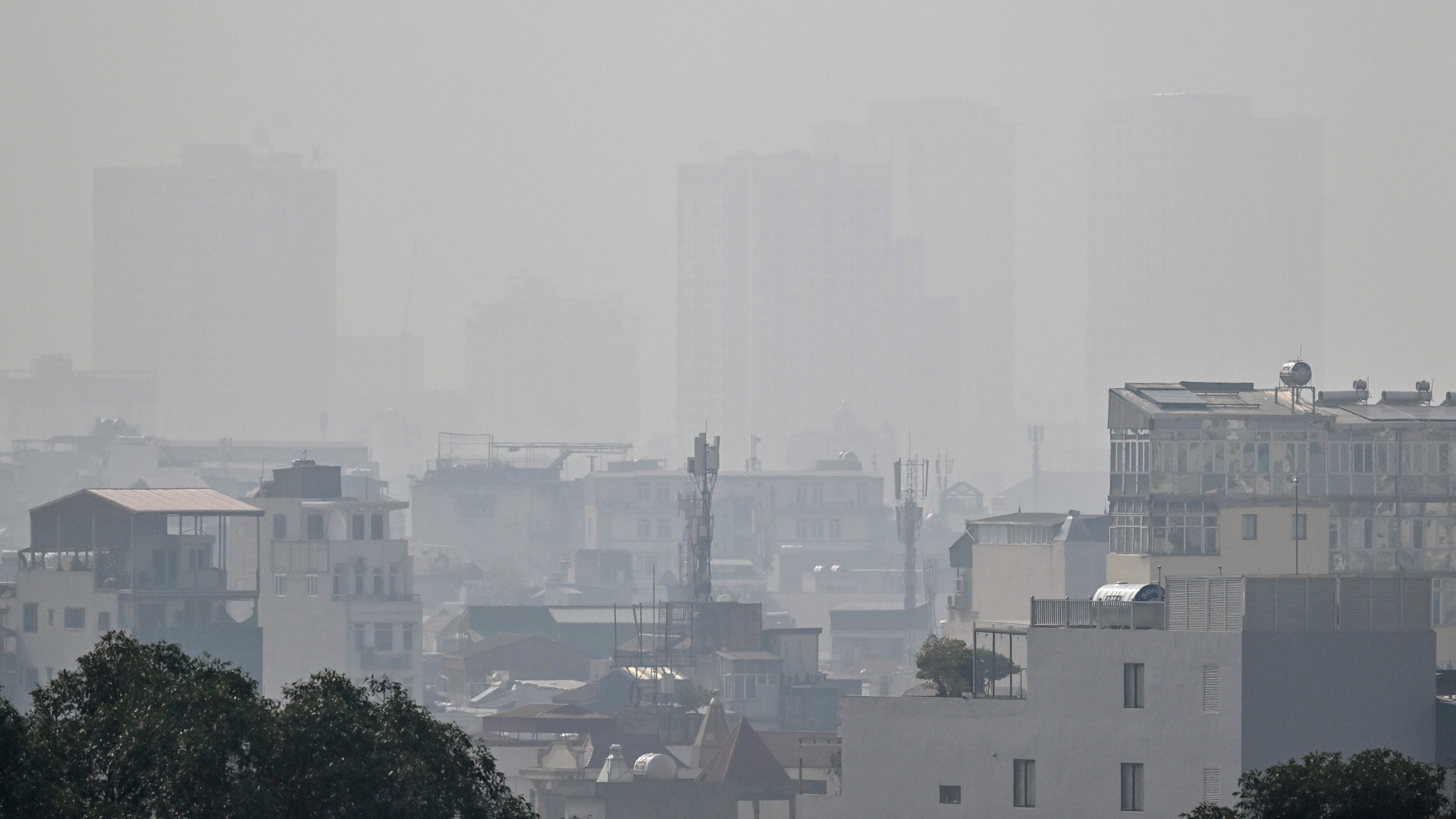 Vietnam's capital blanketed by toxic smog
