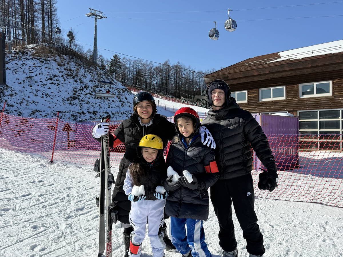 Melai Cantiveros-Francisco with husband Jason and daughters Mela and Stela.
