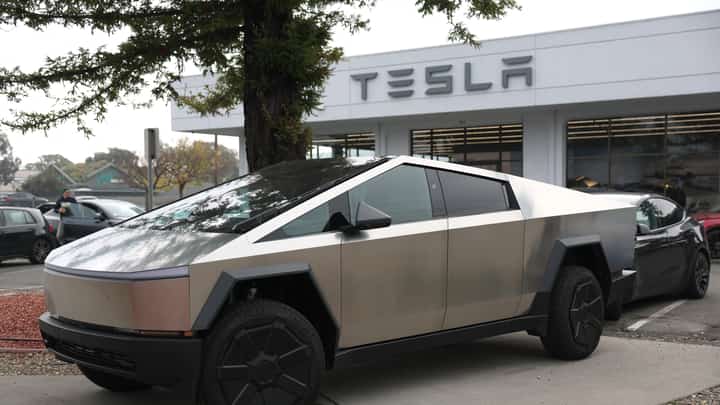 Tesla Cybertruck’s production experiences a slow ramp-up due to rising competition.