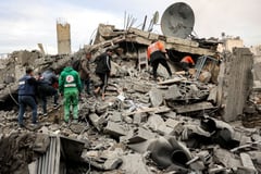 Israeli army hits 100 ‘terror targets’ in Gaza, intercepts Yemen missile