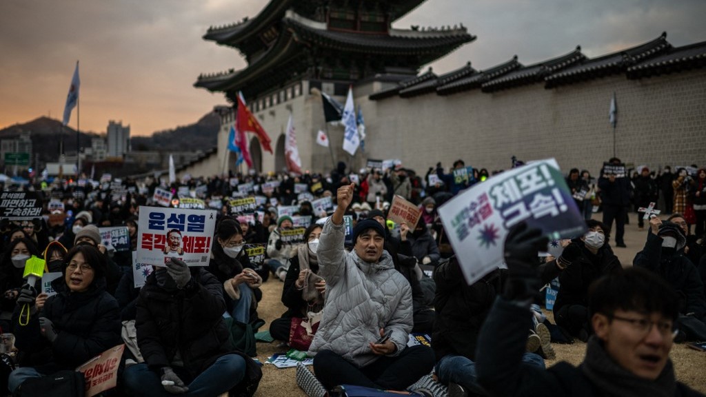 Fresh South Korea protests expected as president arrest deadline nears