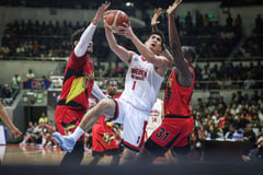 Ginebra rolls past San Miguel
