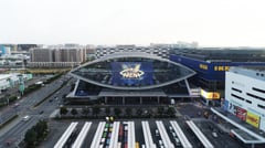 ‘Retail therapy’ spurs record 4-M foot traffic